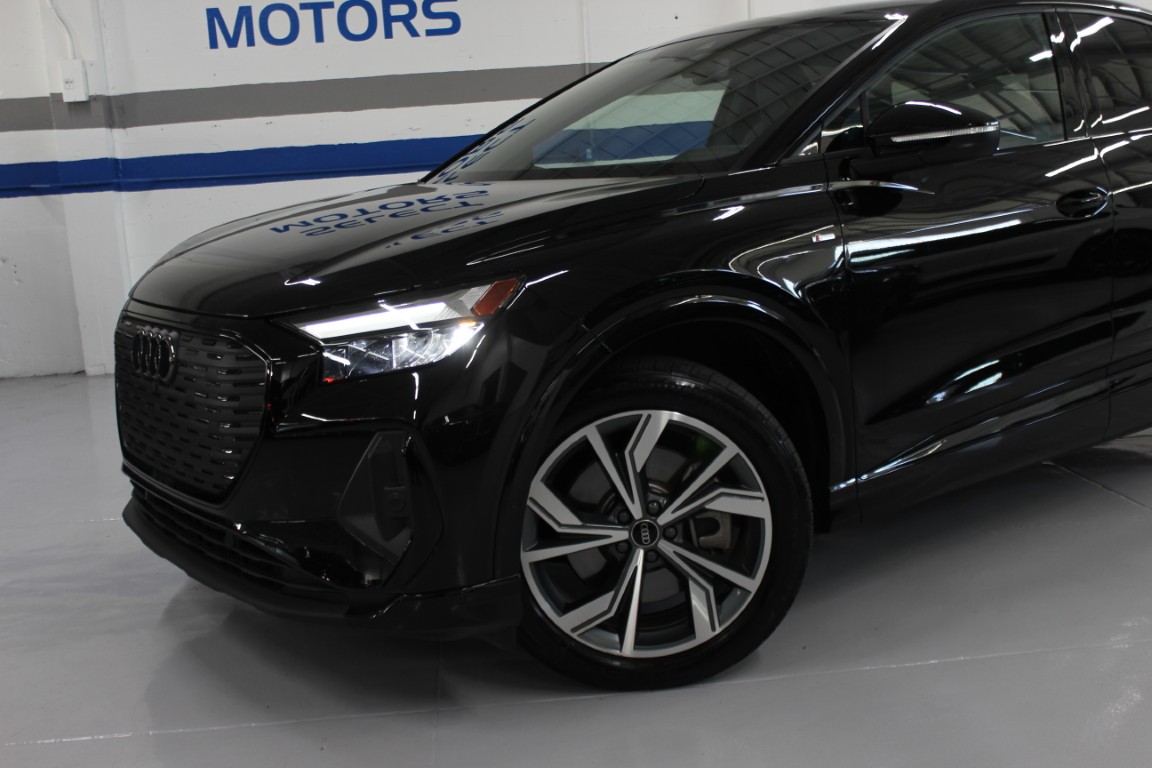 Used 2024 Audi Q4 e-tron quattro Premium Plus Sportback AWD/4WD image 5