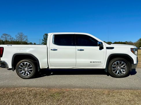 Used 2021 GMC Sierra 1500 SLT image 2