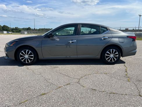 Used 2022 Nissan Altima 2.5 S FWD image 6