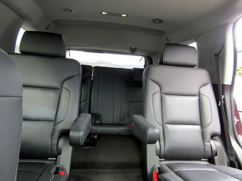 Used 2017 GMC Yukon SLT image 27