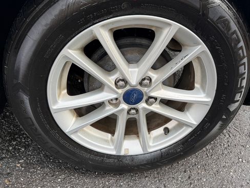 Used 2015 Ford Focus SE image 25