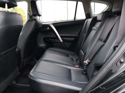 Used 2016 Toyota RAV4 Limited image 11