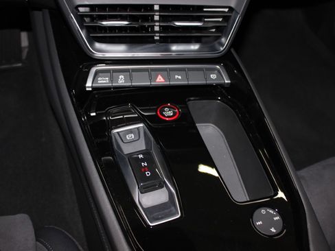 Used 2023 Audi e-tron GT Premium Plus image 32