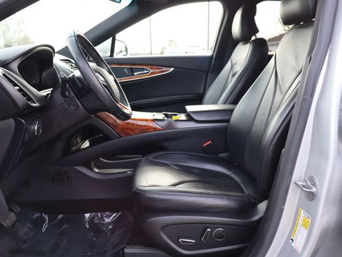 Used 2016 Lincoln MKX Reserve image 12