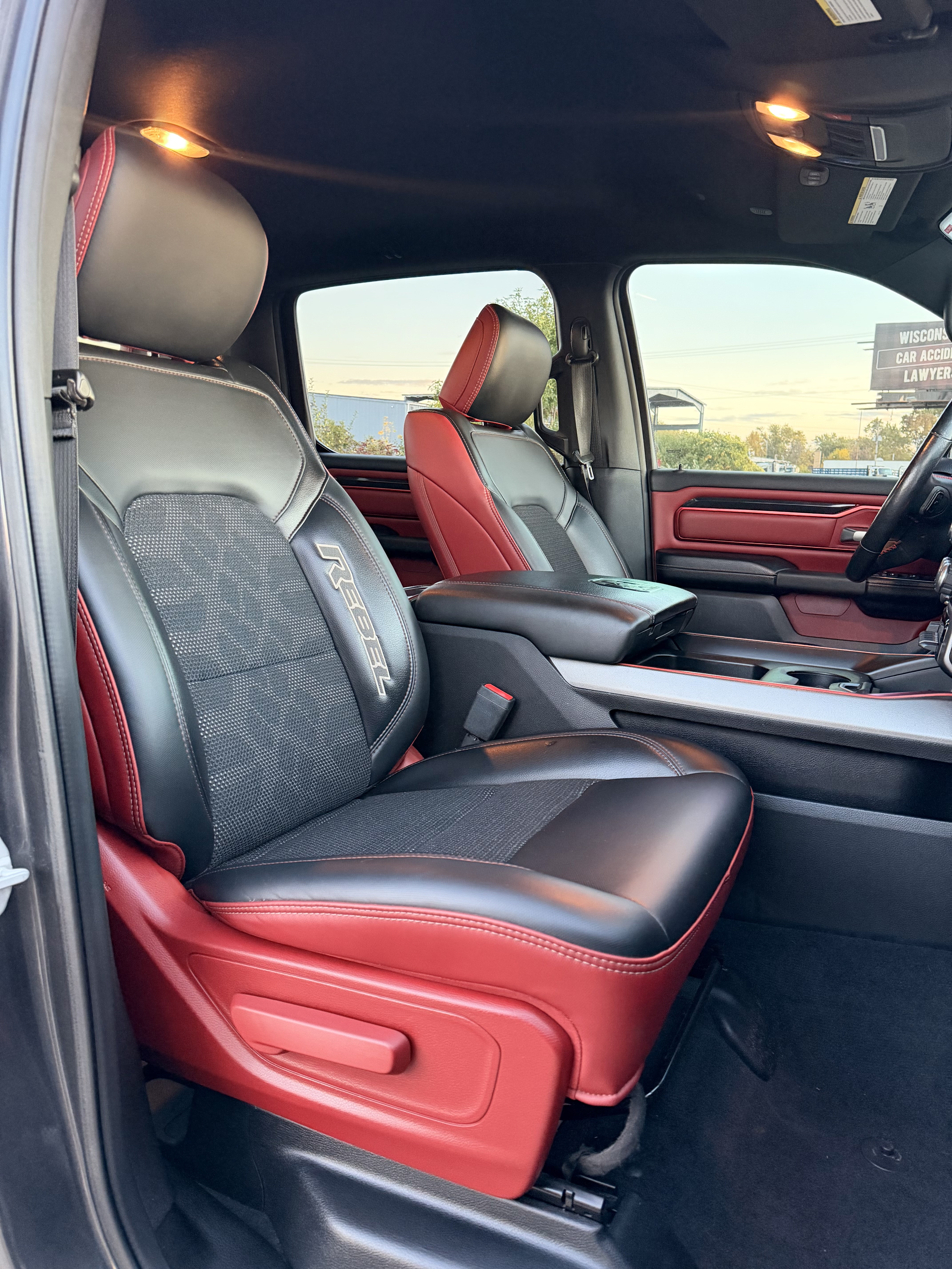 Used 2019 RAM 1500 4x4 Crew Cab Rebel image 18
