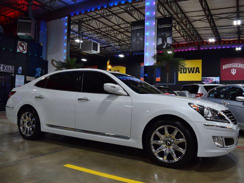 Used 2011 Hyundai Equus Signature RWD image 13