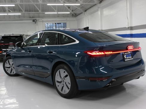 Used 2025 Audi A6 e-tron Premium image 13