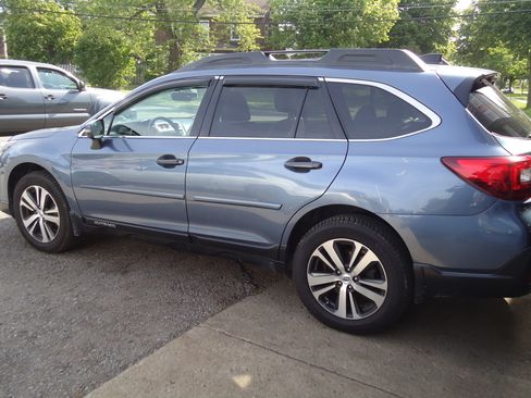 Used 2018 Subaru Outback 2.5i Limited AWD/4WD image 6