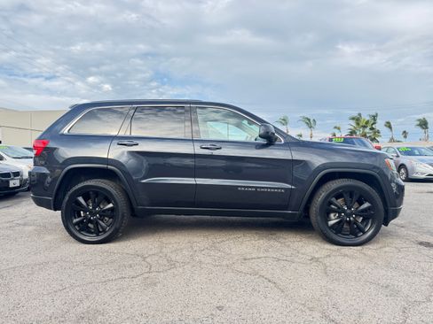 Used 2012 Jeep Grand Cherokee Altitude image 9