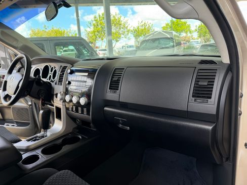 Used 2007 Toyota Tundra 4x4 CrewMax SR5 image 32