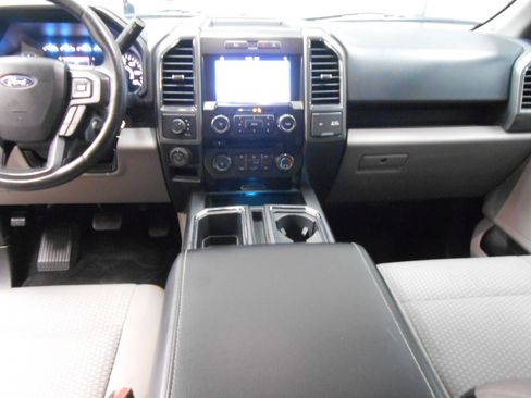 Used 2017 Ford F150 XLT Pickup 4D 5 1/2 ft AWD/4WD image 10