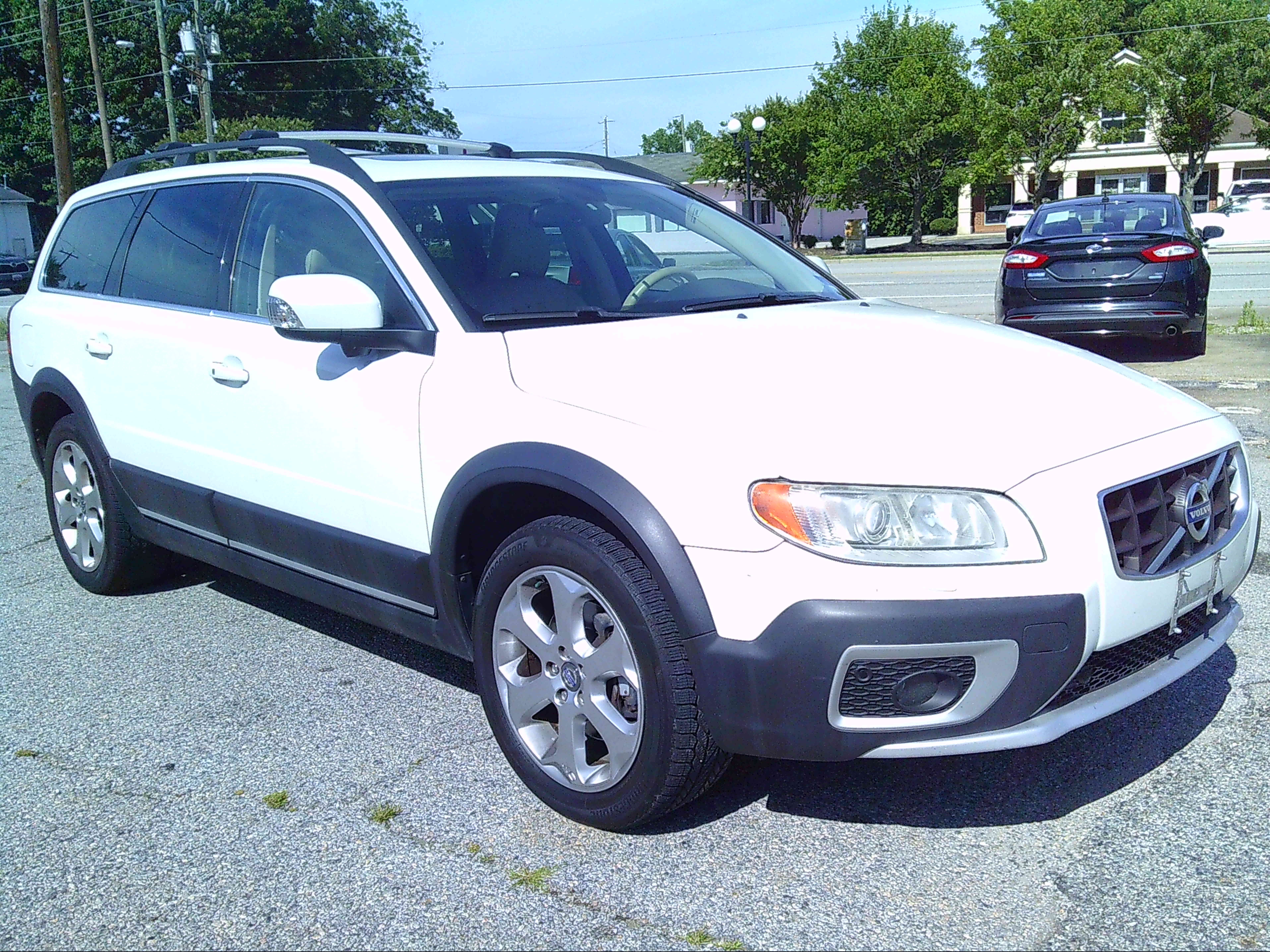 Used 2010 Volvo XC70 T6 AWD image 1
