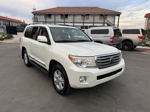 Used 2013 Toyota Land Cruiser image 14