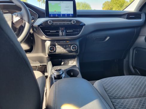 Used 2021 Ford Escape SE image 13