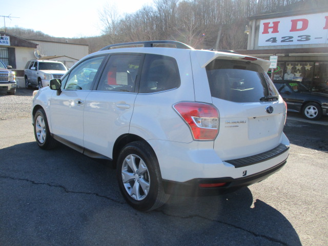 Used 2015 Subaru Forester 2.5i Limited AWD/4WD image 8
