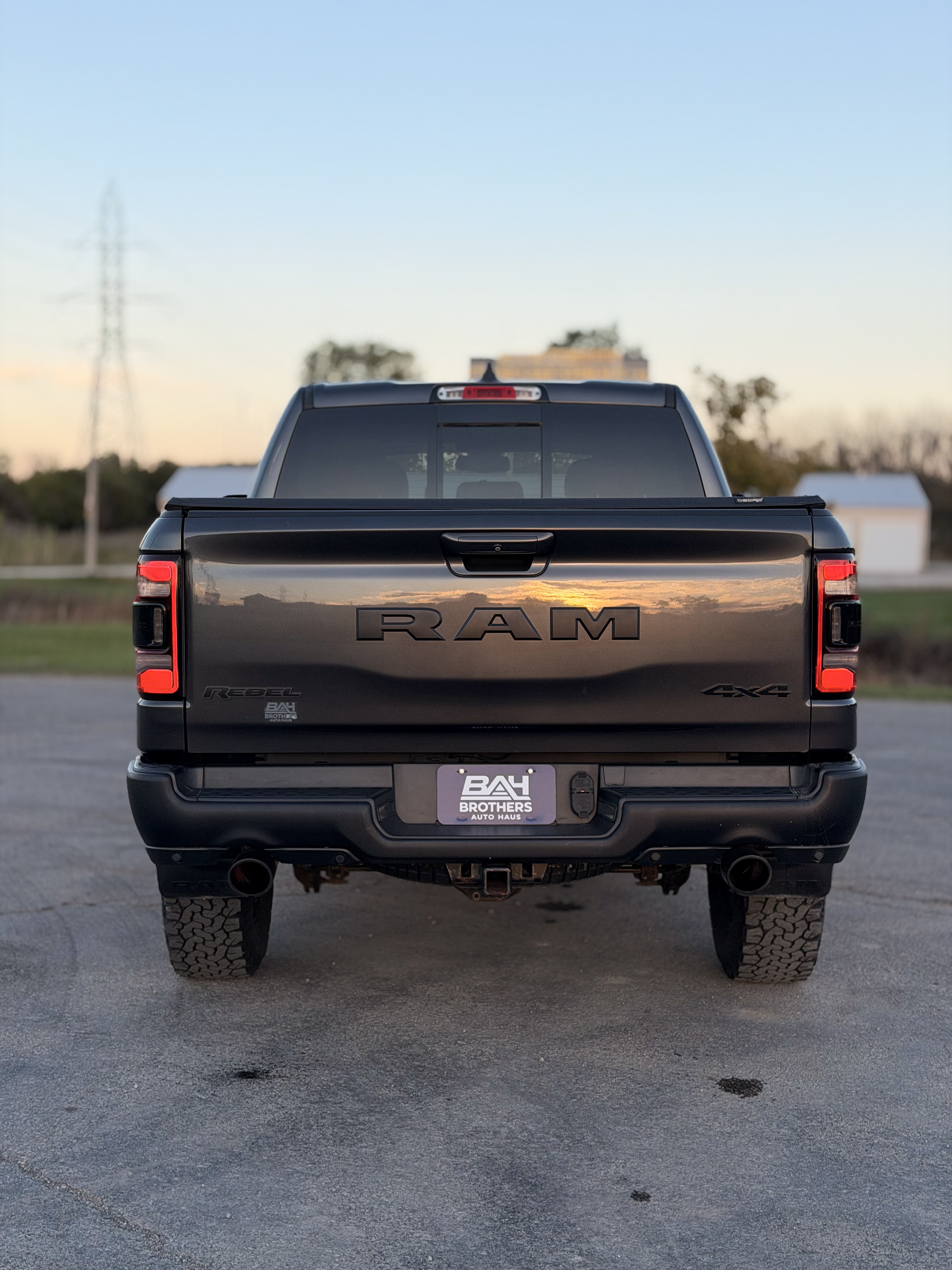Used 2019 RAM 1500 4x4 Crew Cab Rebel image 5