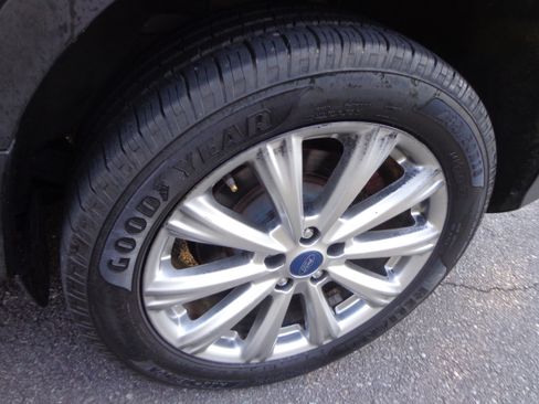 Used 2017 Ford Escape 4WD Titanium image 7