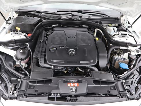 Used 2014 Mercedes-Benz E 350 4MATIC Sport image 37