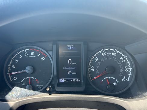 Used 2022 Toyota Tacoma 2WD Access Cab image 8