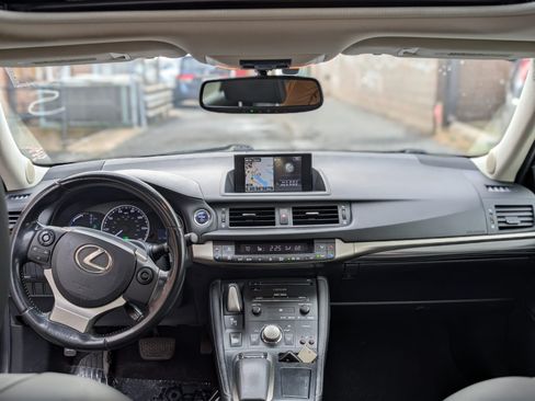 Used 2015 Lexus CT 200h image 15