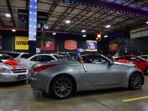 Used 2005 Nissan 350Z Touring RWD image 21