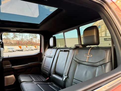 Used 2024 Ford F350 Platinum image 19