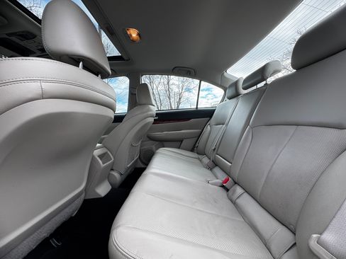 Used 2010 Subaru Legacy 2.5i Limited image 13