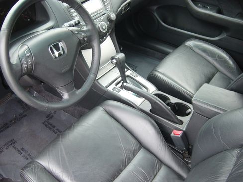 Used 2004 Honda Accord EX image 3