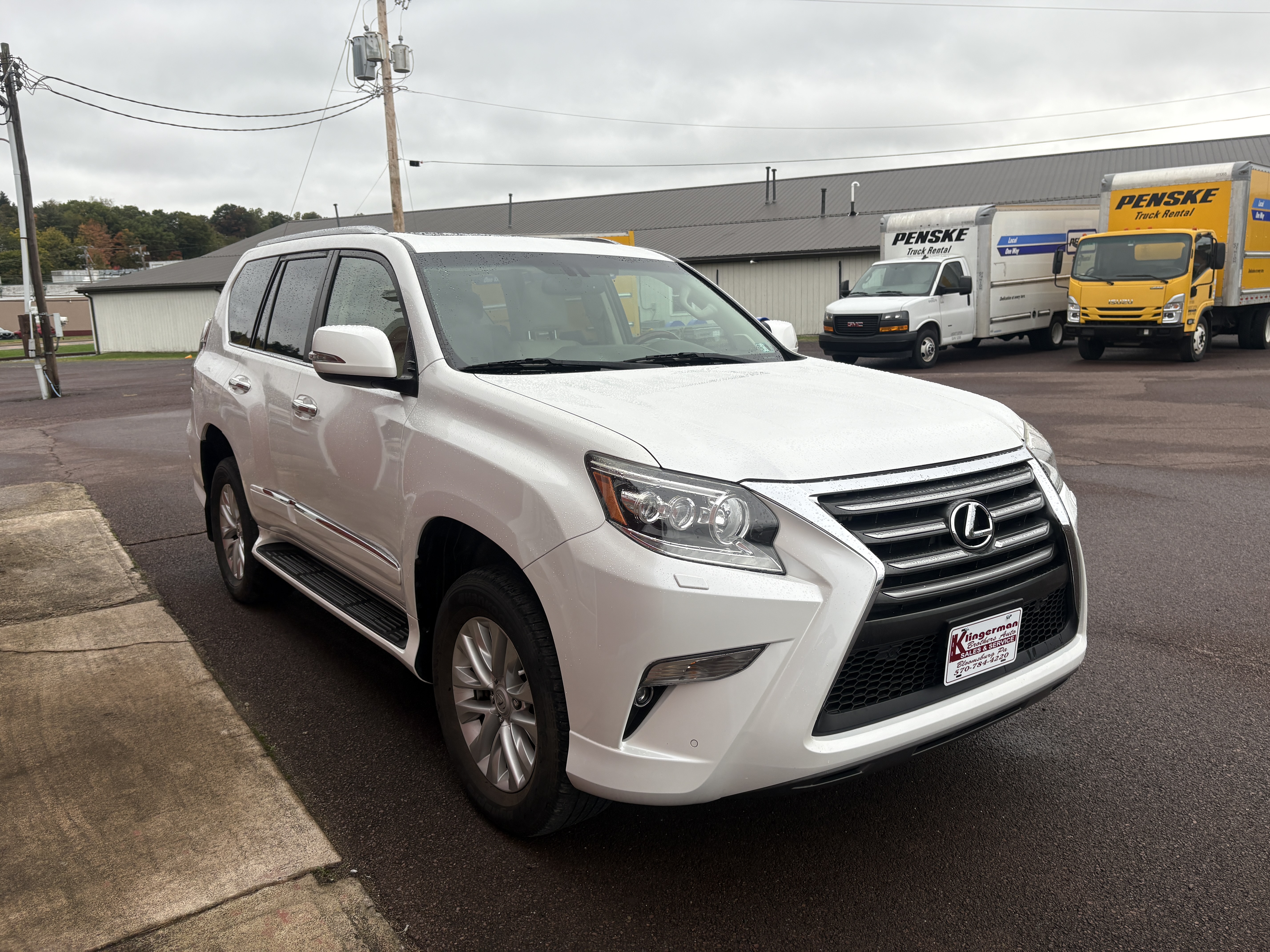 Used 2016 Lexus GX 460 4WD Premium 4.6L 8-Cyl SUV image 3