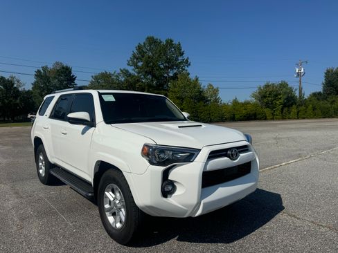 Used 2021 Toyota 4Runner 2WD SR5 image 2