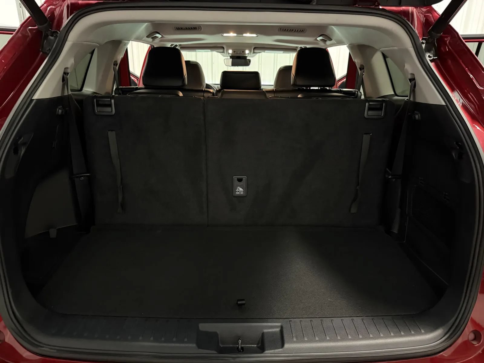 Used 2023 Toyota Highlander XLE FWD image 43