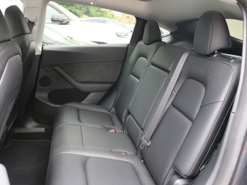 Used 2024 Tesla Model Y Long Range AWD/4WD image 7