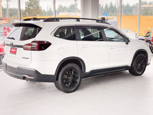 Used 2019 Subaru Ascent Premium image 4