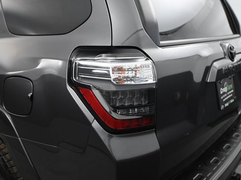 Used 2018 Toyota 4Runner SR5 image 15