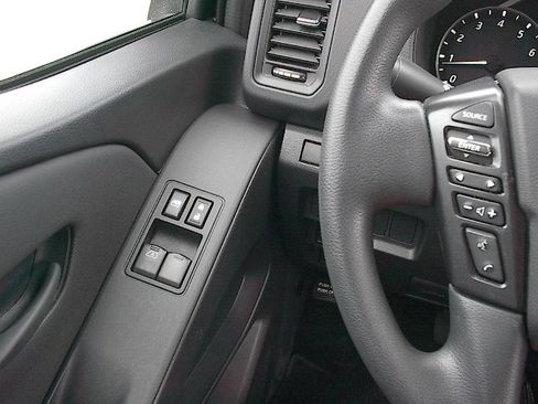 Used 2024 Nissan Frontier S RWD image 20