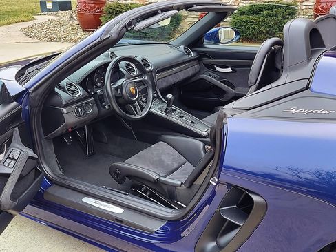 Used 2020 Porsche 718 Boxster Spyder image 32