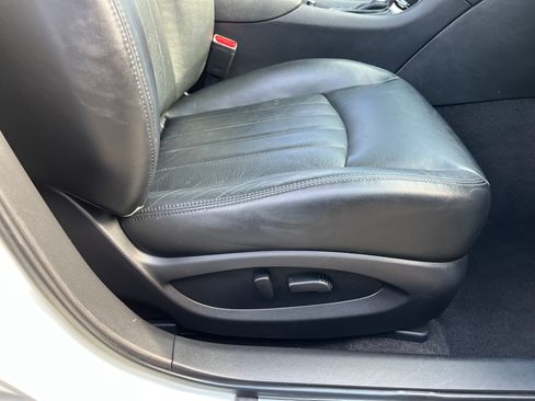 Used 2015 INFINITI QX50 Journey image 10