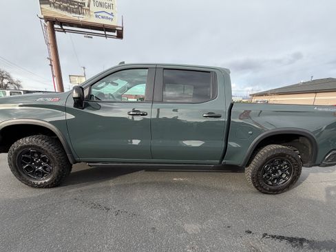 Used 2025 Chevrolet Silverado 1500 ZR2 image 3
