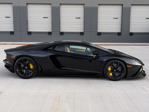 Used 2013 Lamborghini Aventador LP 700-4 image 14