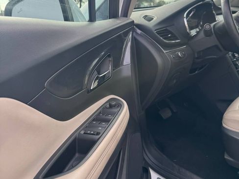 Used 2017 Buick Encore Essence image 2