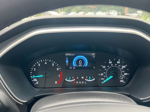 Used 2022 Ford Escape SE image 9