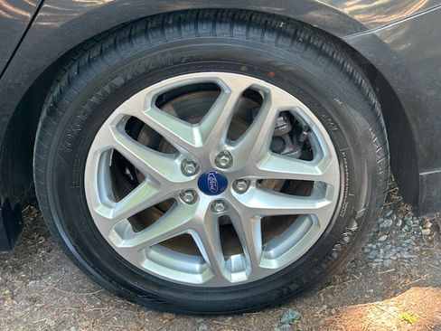 Used 2013 Ford Fusion SE FWD image 30