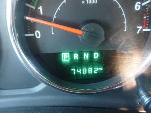 Used 2015 Jeep Wrangler 4WD Unlimited Sport image 16