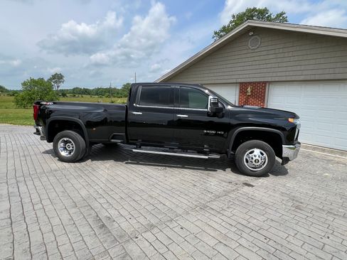 Used 2022 Chevrolet Silverado 3500 LTZ image 13
