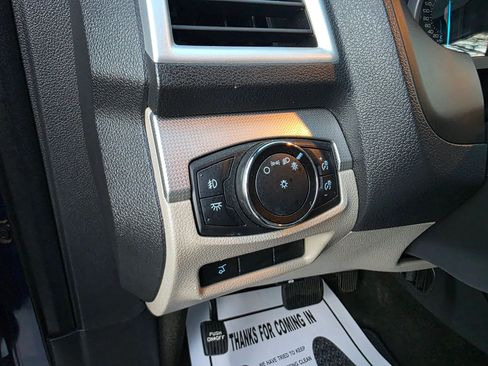 Used 2014 Ford Explorer 4WD XLT image 21