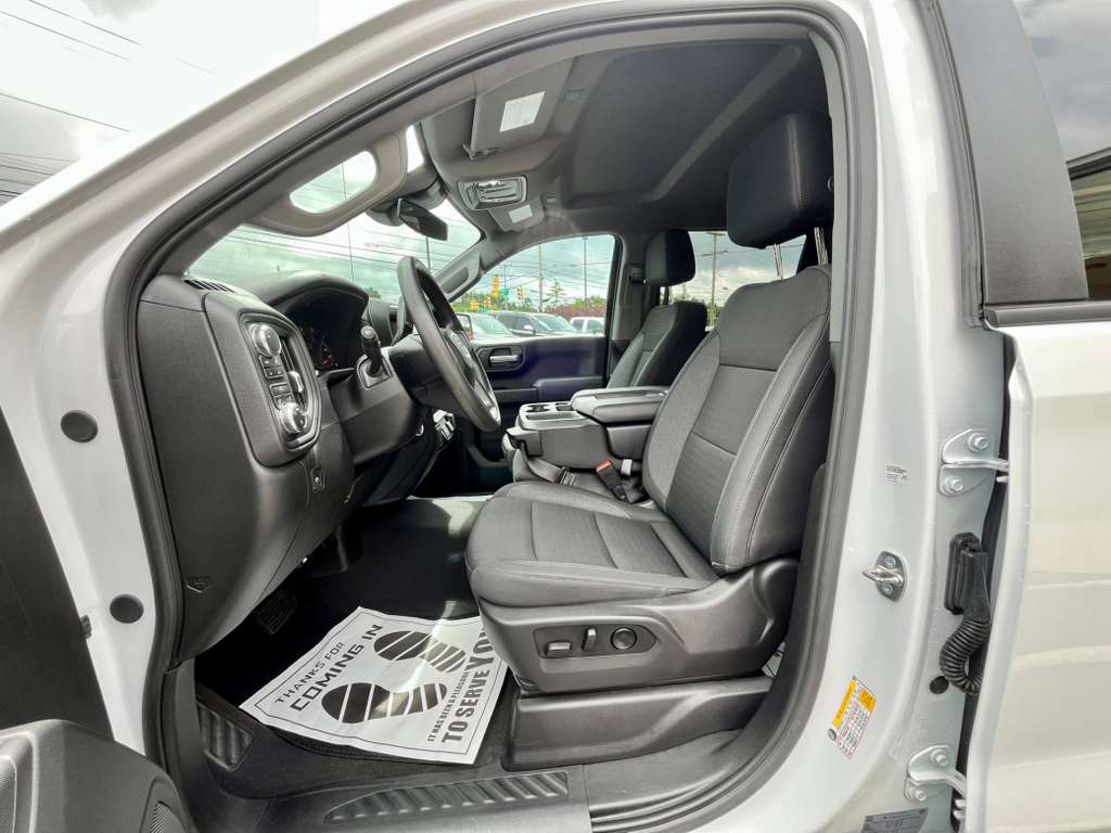 Used 2024 GMC Sierra 1500 4x4 Crew Cab Pro image 6