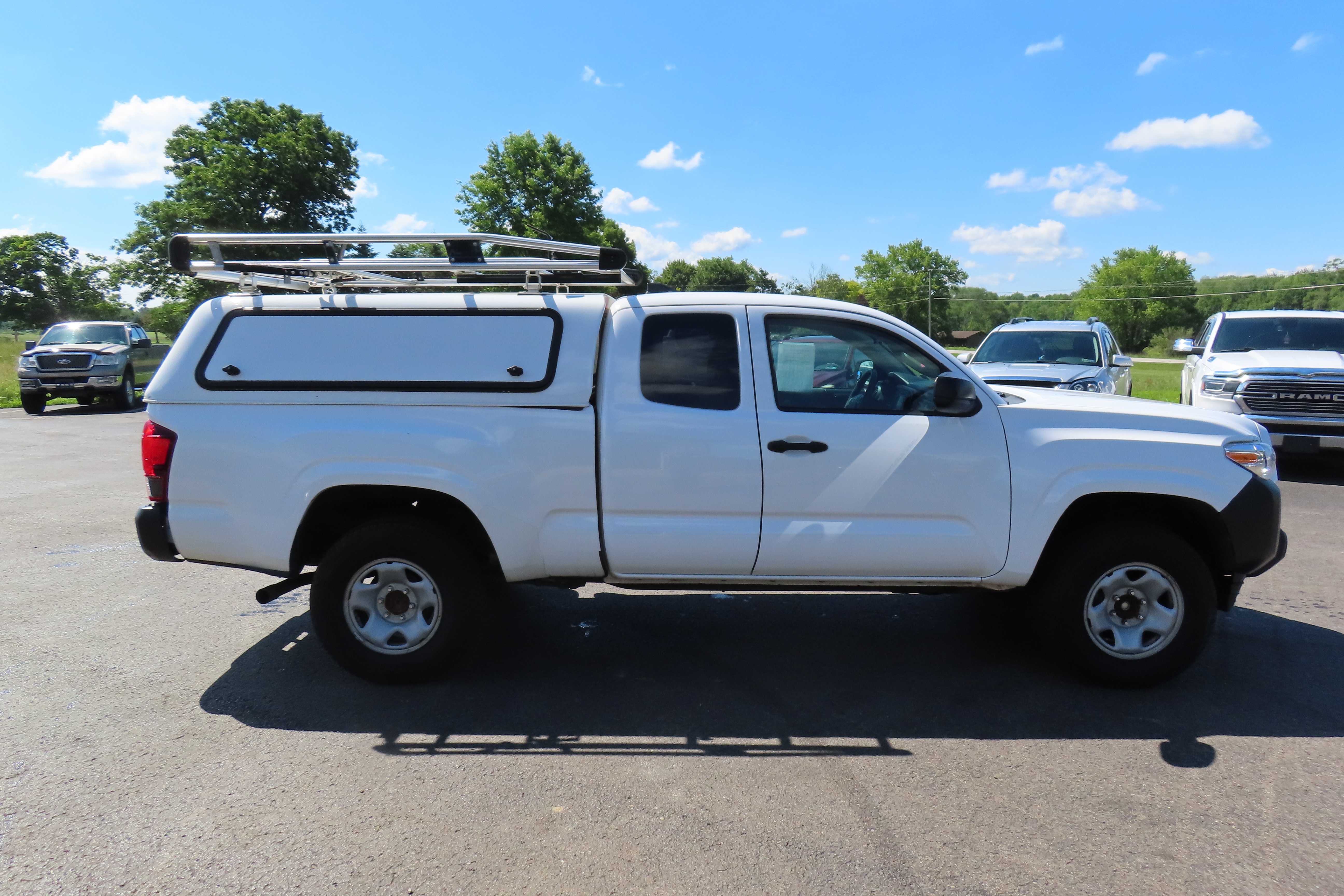 Used 2019 Toyota Tacoma 2WD Access Cab image 6