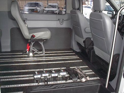 Used 2018 Ford Transit 350 XL image 17