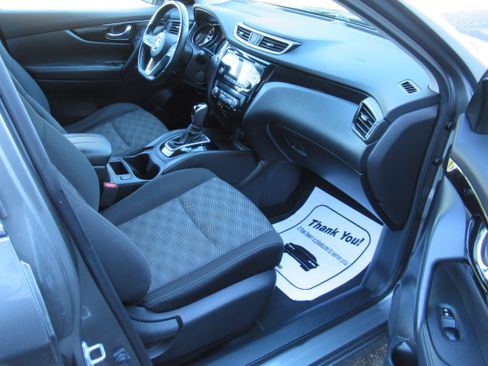 Used 2017 Nissan Rogue Sport SV image 15