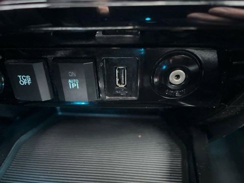 Used 2011 Ford Escape Limited image 21